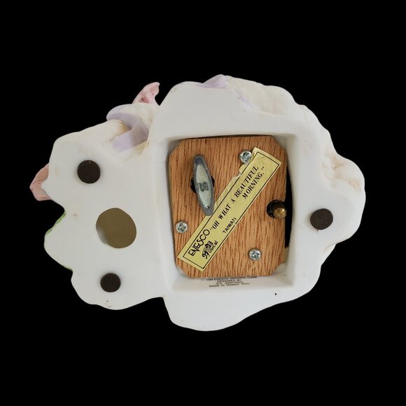 Enesco Bunny Rabbit Wind Up Figurine Musical Oh What a Beautiful Morning Taiwan - Picture 7 of 10